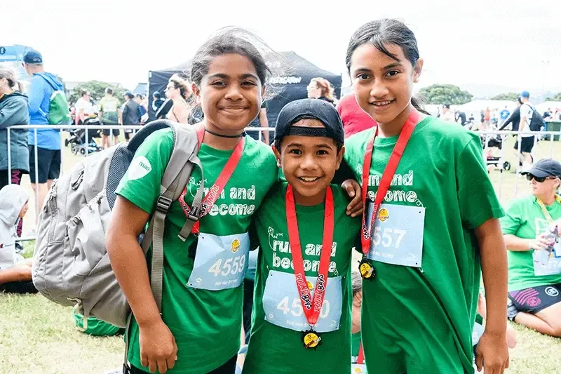 Marilyn-and-EJ-Iona-and-Tase-Pule-from-Lakeview-School-at-Round-the-Bays